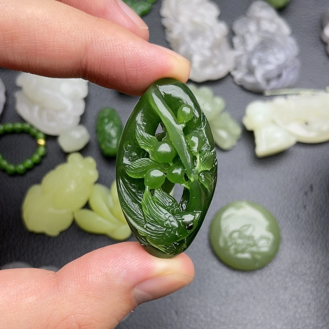 【闪购商品】颈饰未镶嵌和田玉