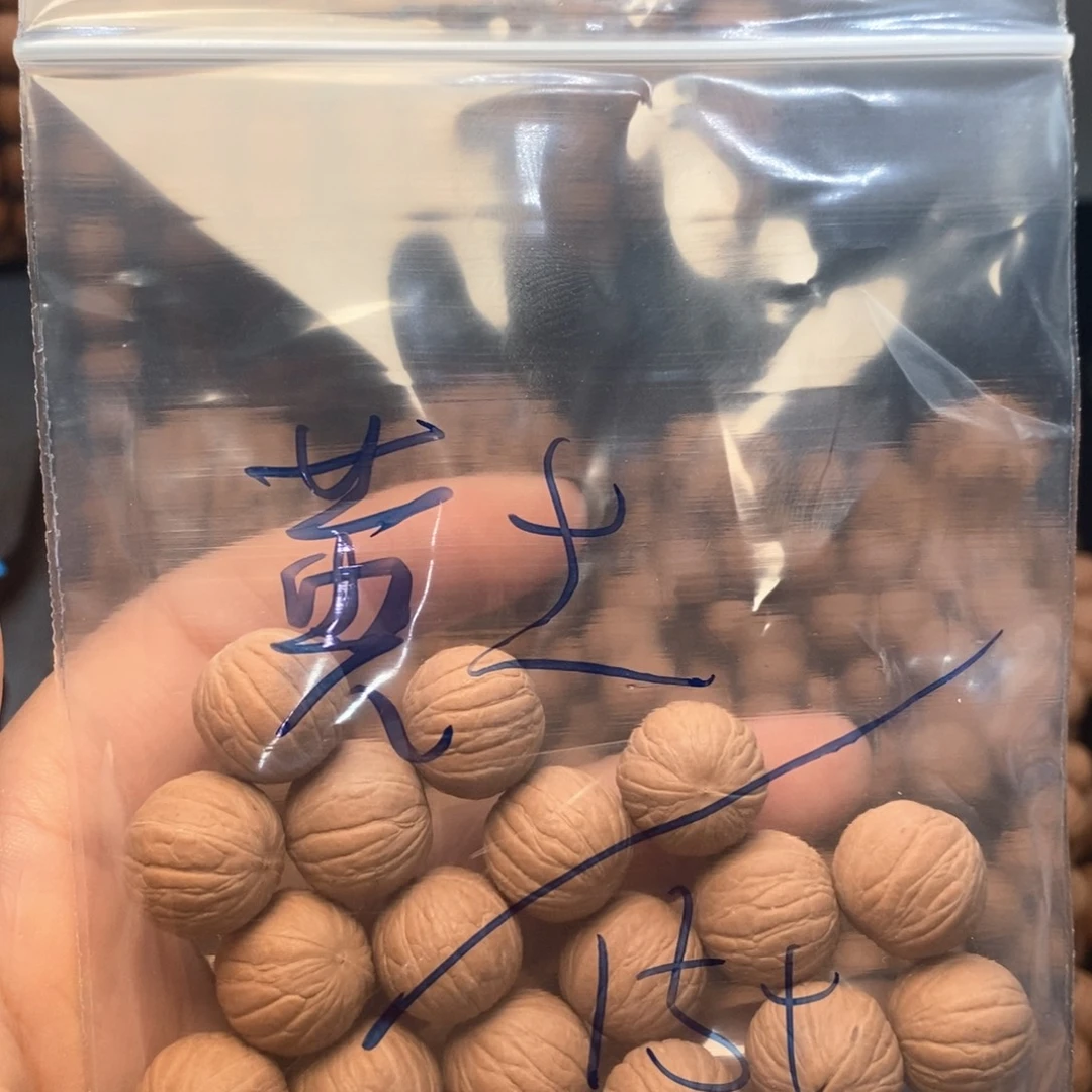 黄***土吊坠文玩核桃猴头手串