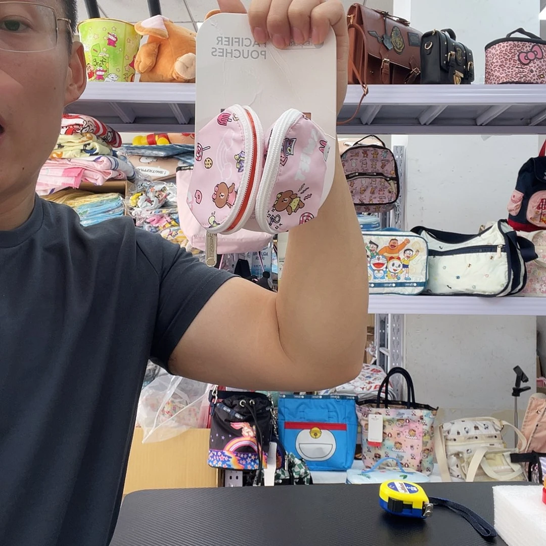 PU化妆包等产品和产品为