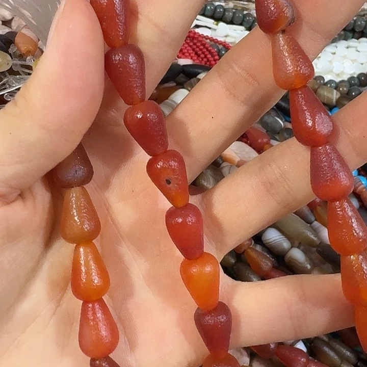 熙***玛瑙/玉髓合金珠宝半成品一条老玛瑙水滴