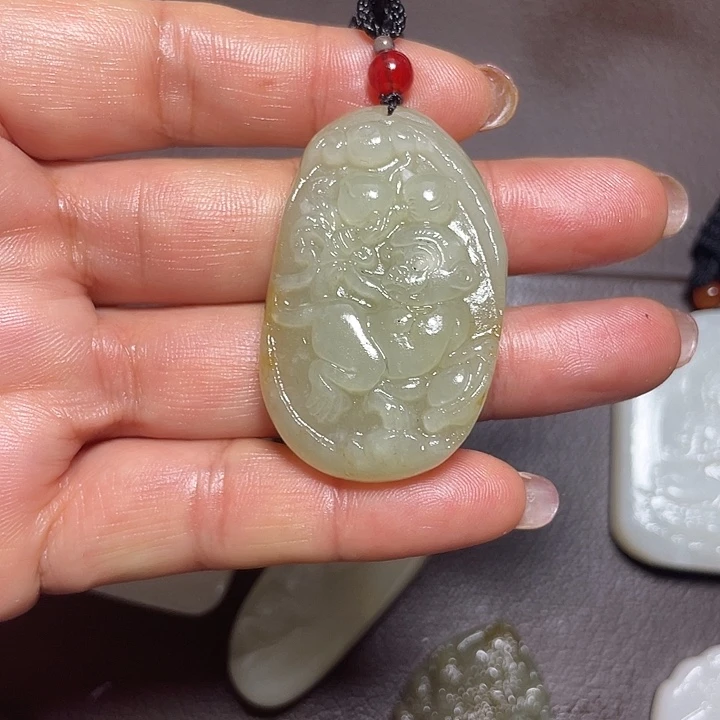 和田玉（糖玉）未镶嵌颈饰