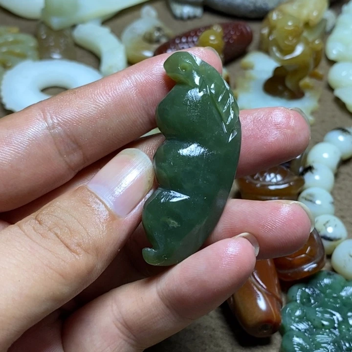 和田玉（糖玉）未镶嵌颈饰