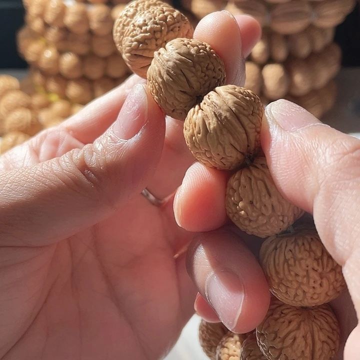 @***伟桃核吊坠桃核手串龙鳞王7