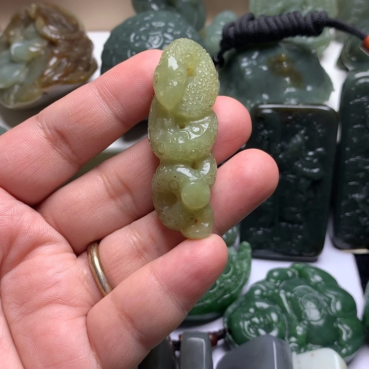 和田玉未镶嵌颈饰