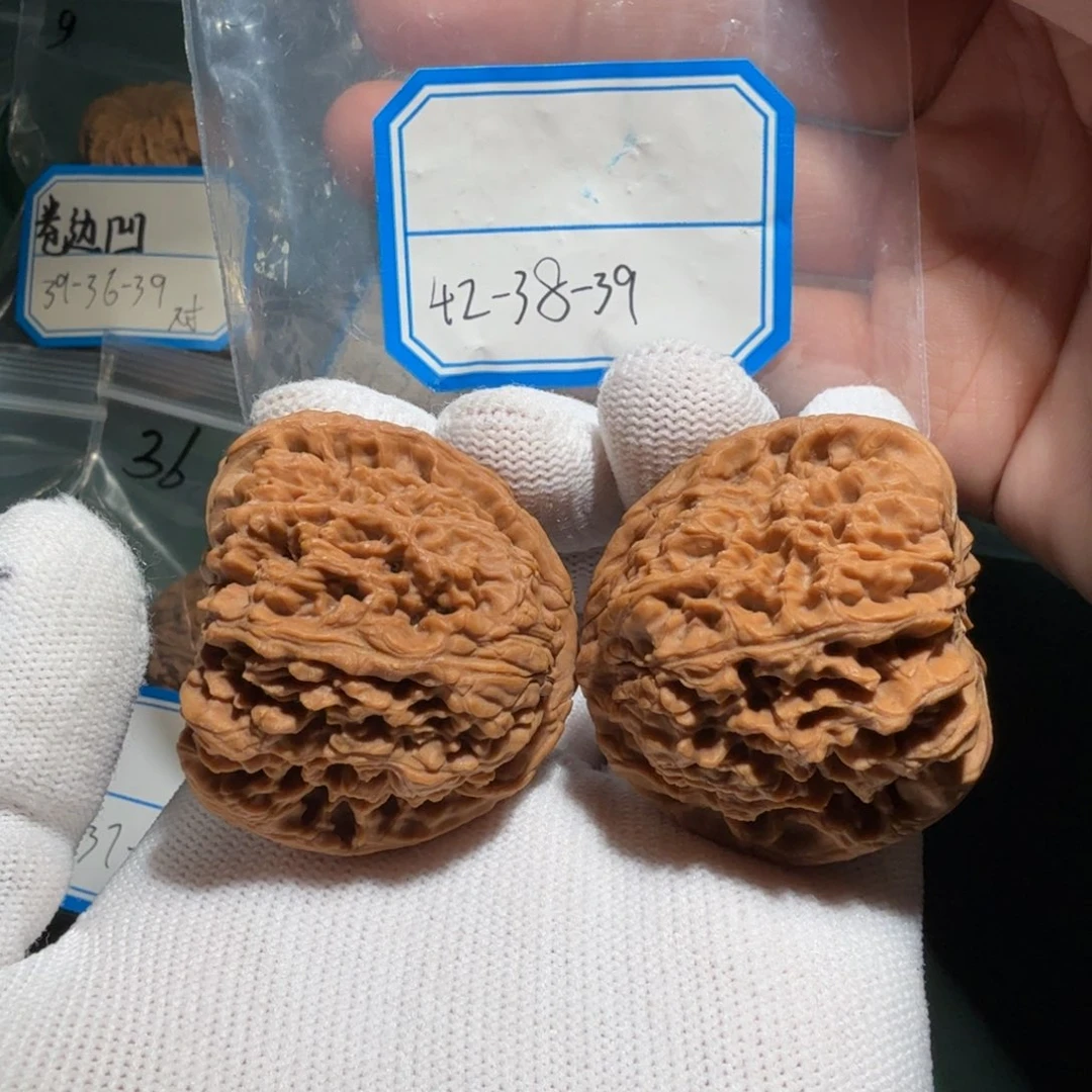 文玩核桃吊坠南疆万子蝴蝶37