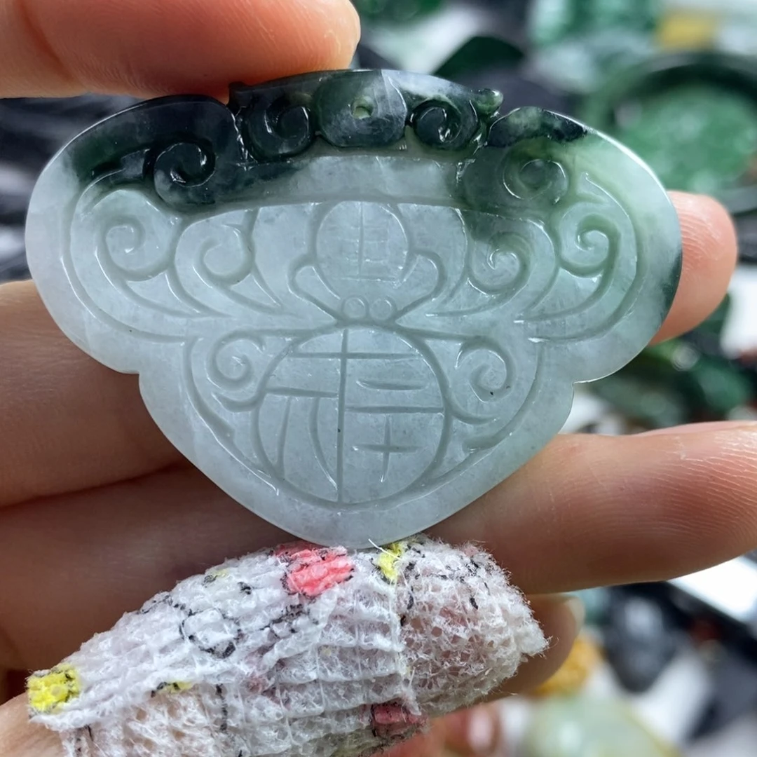翡翠颈饰未镶嵌吊坠