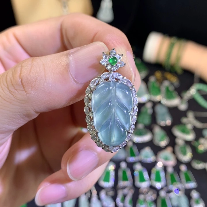 颈饰银S925镶嵌翡翠