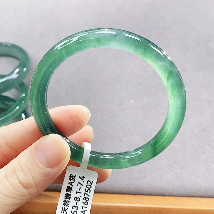 翡翠未镶嵌手镯（圆镯）