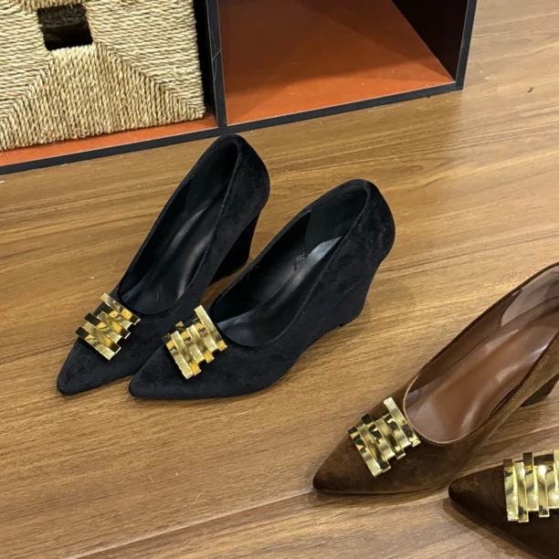 9公分2025尖头秋季四季法式坡跟高跟鞋女鞋漆皮时尚春季