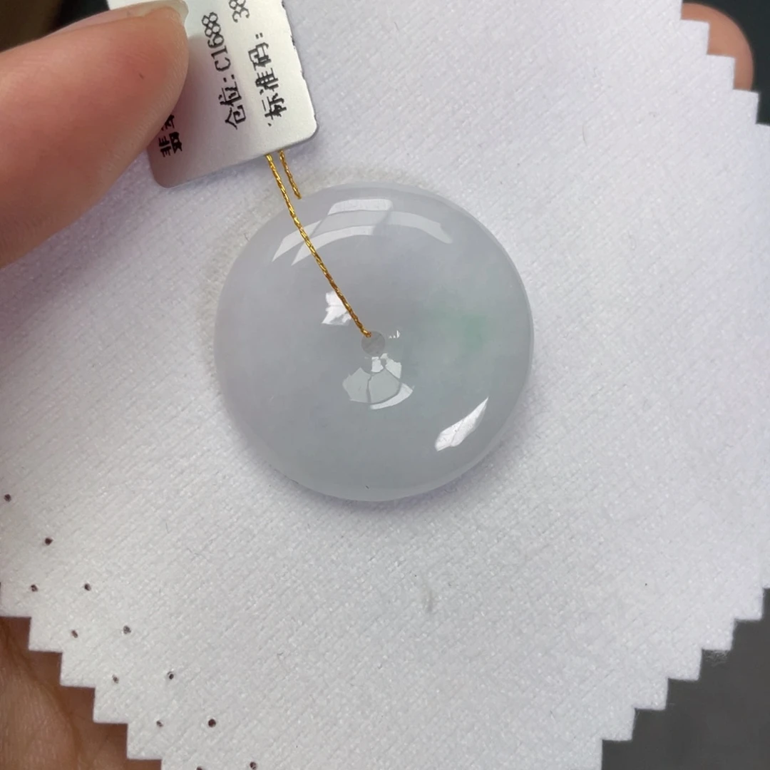 翡翠未镶嵌颈饰平安扣