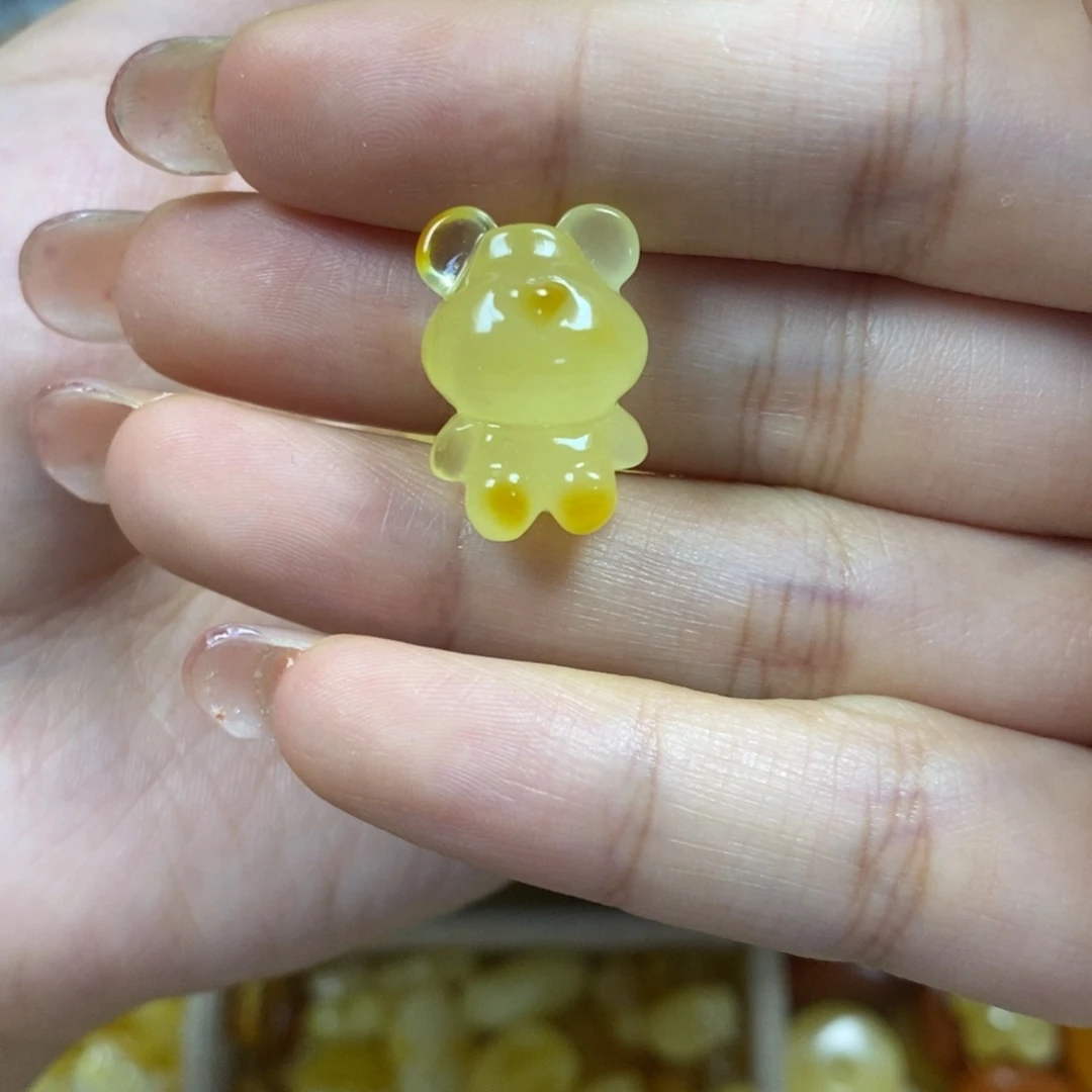 未镶嵌蜜蜡裸石博**肖小熊