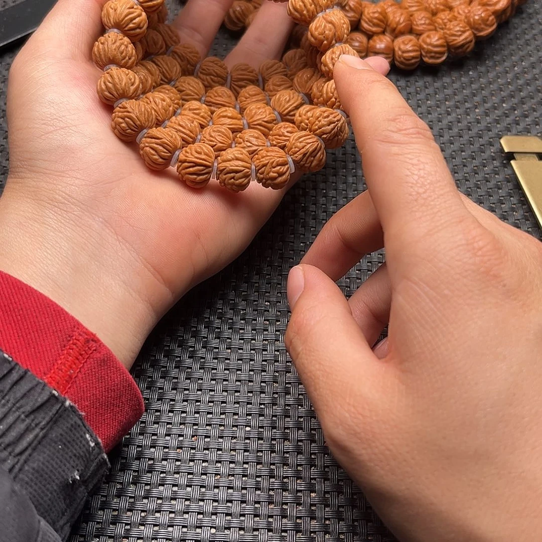 桃核吊坠小金豆手串