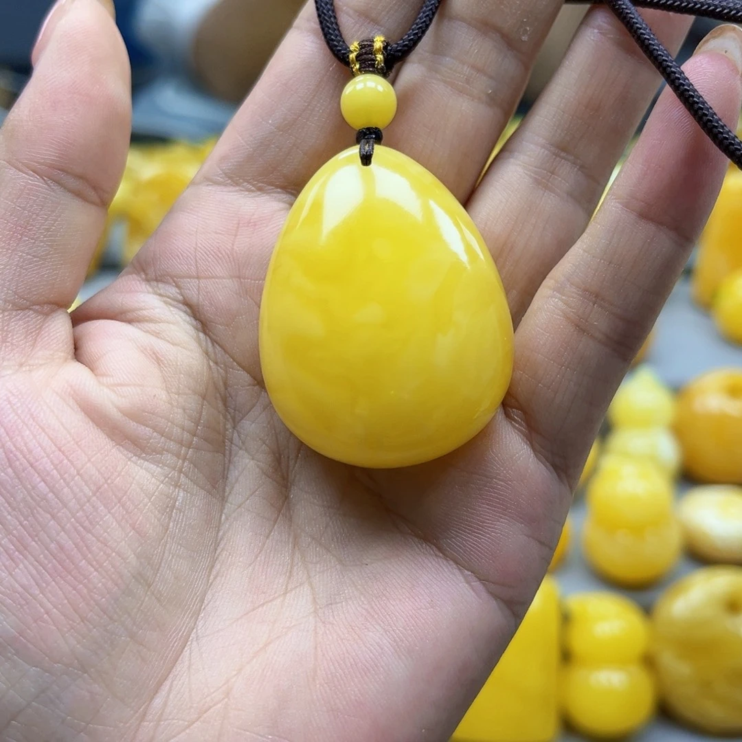 蜜蜡未镶嵌珠宝奇石