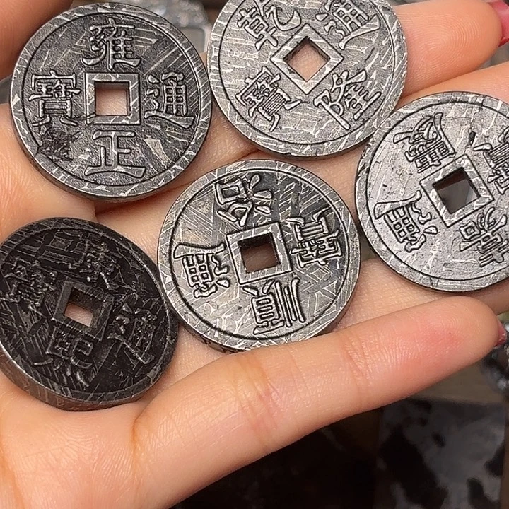 刘***强花岗石铁合金精品雕刻吊坠