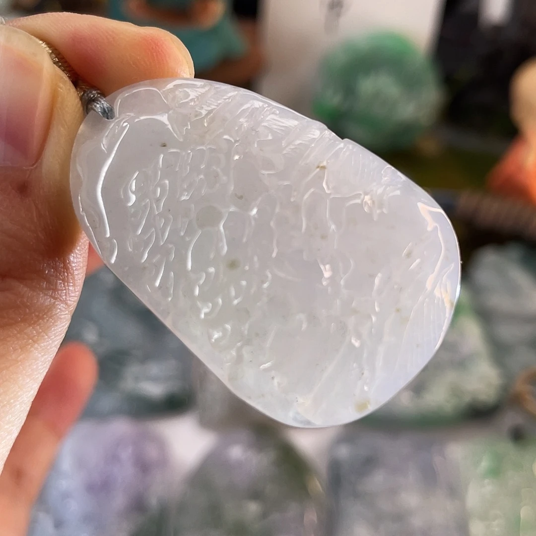 翡翠未镶嵌颈饰山水牌