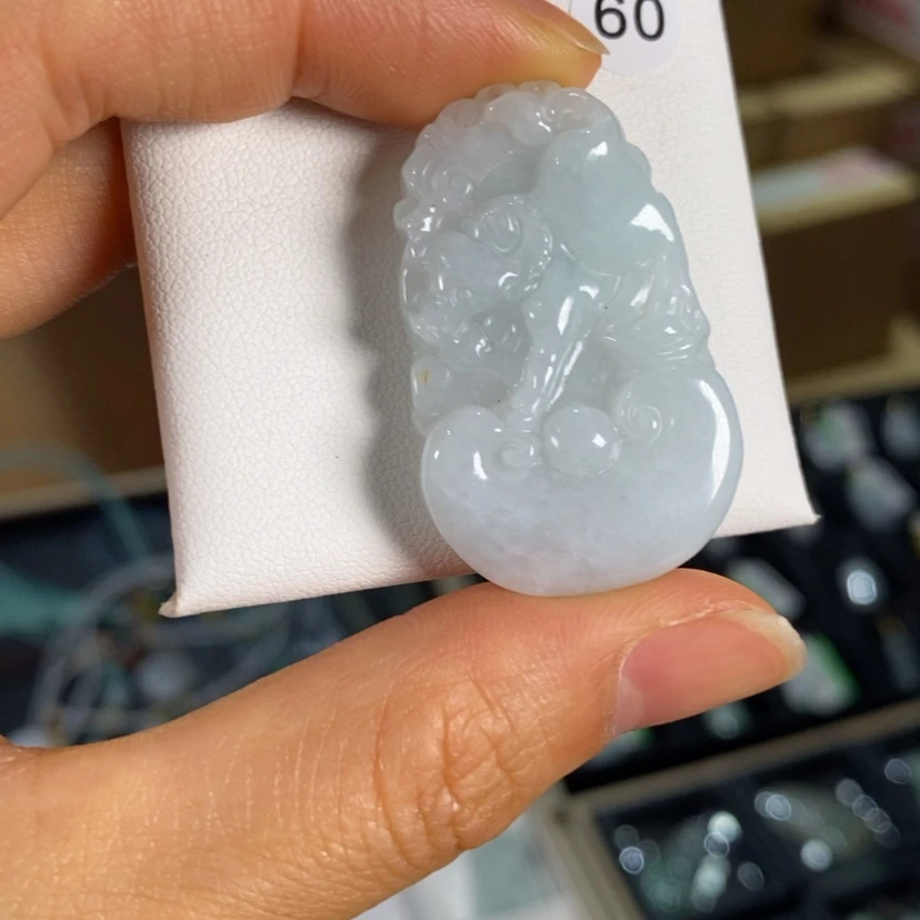 【闪购商品】翡翠未镶嵌颈饰