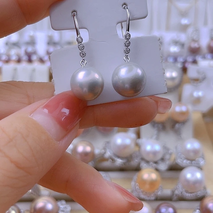 淡水珍珠银S925镶嵌耳饰