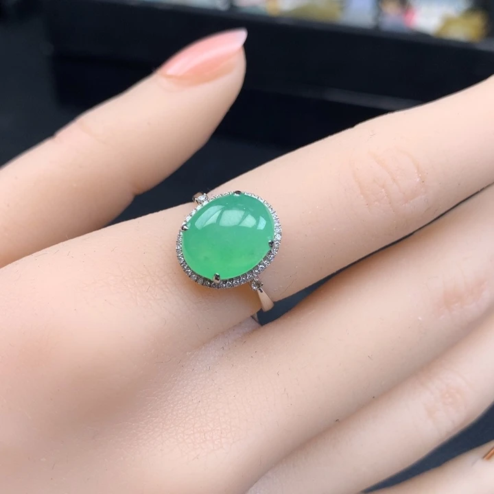 18K金镶嵌戒指翡翠