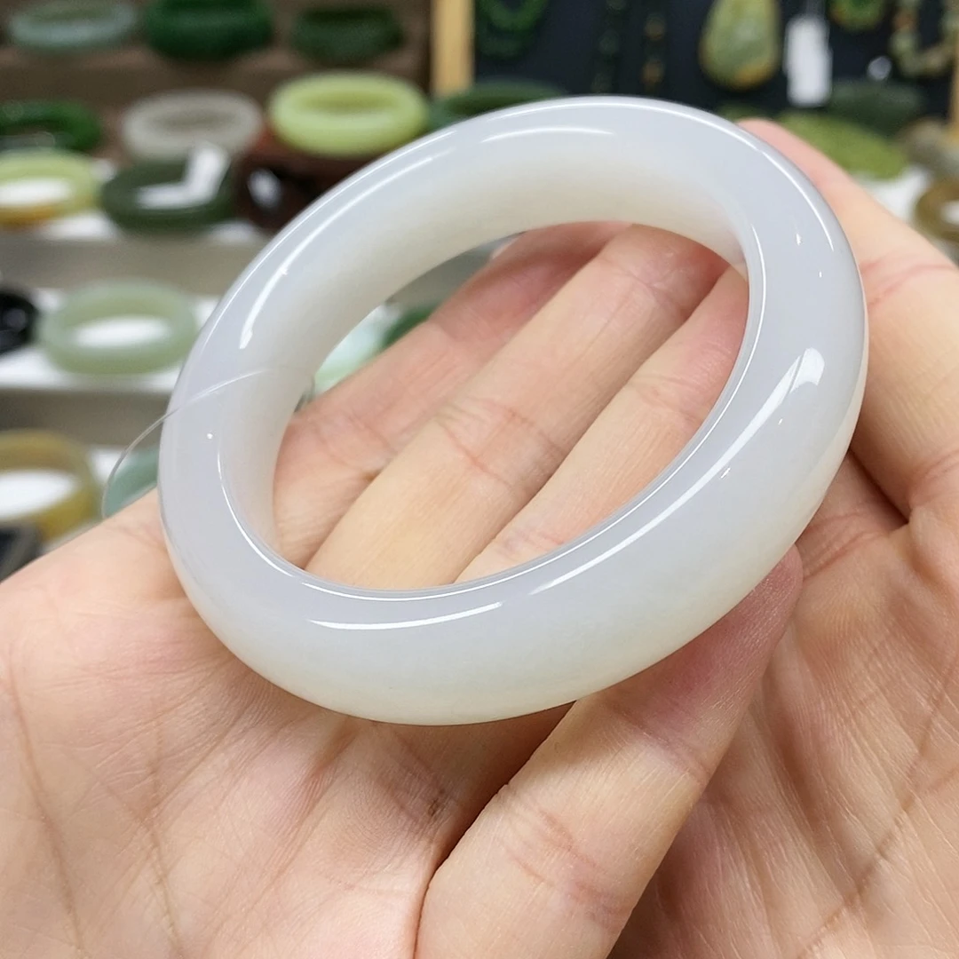 【闪购商品】未镶嵌手镯和田玉