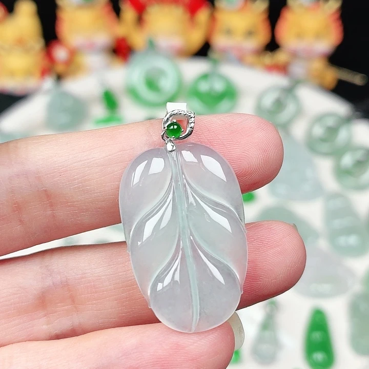 颈饰18K金镶嵌翡翠缅甸天然A货翡翠