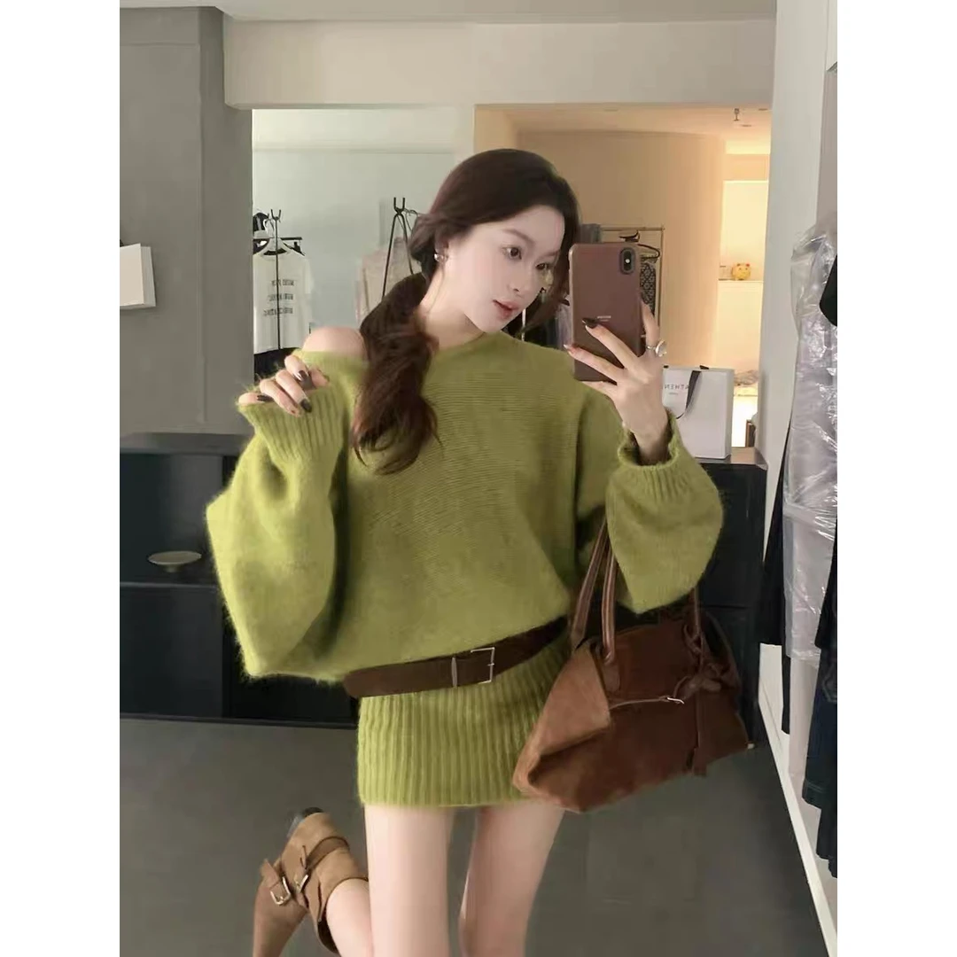 2025早秋新款慵懒风氛围感露肩显瘦巨好看包臂针织连衣裙女裙子