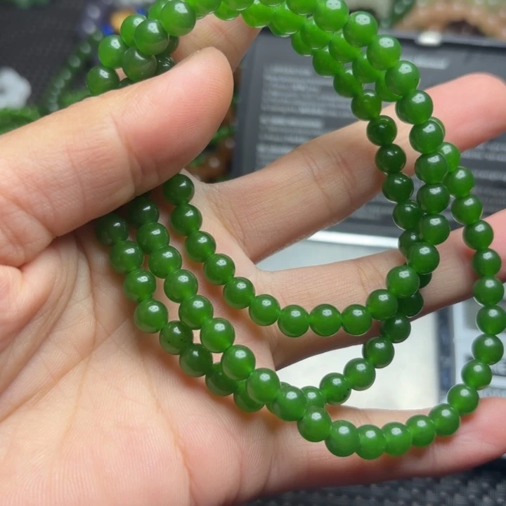 石英质玉（金丝玉）未镶嵌颈饰