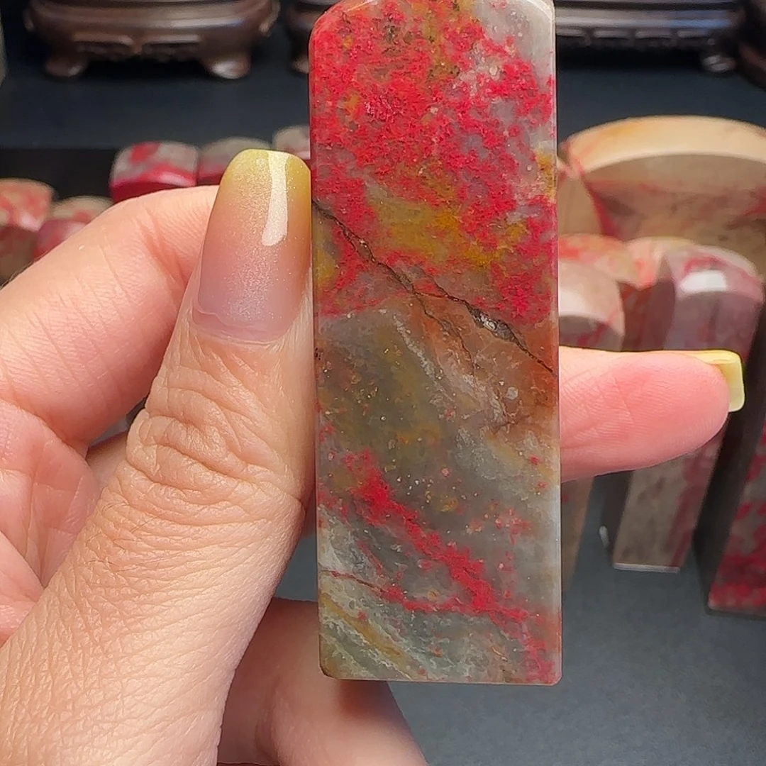 昌化石昌化鸡血石