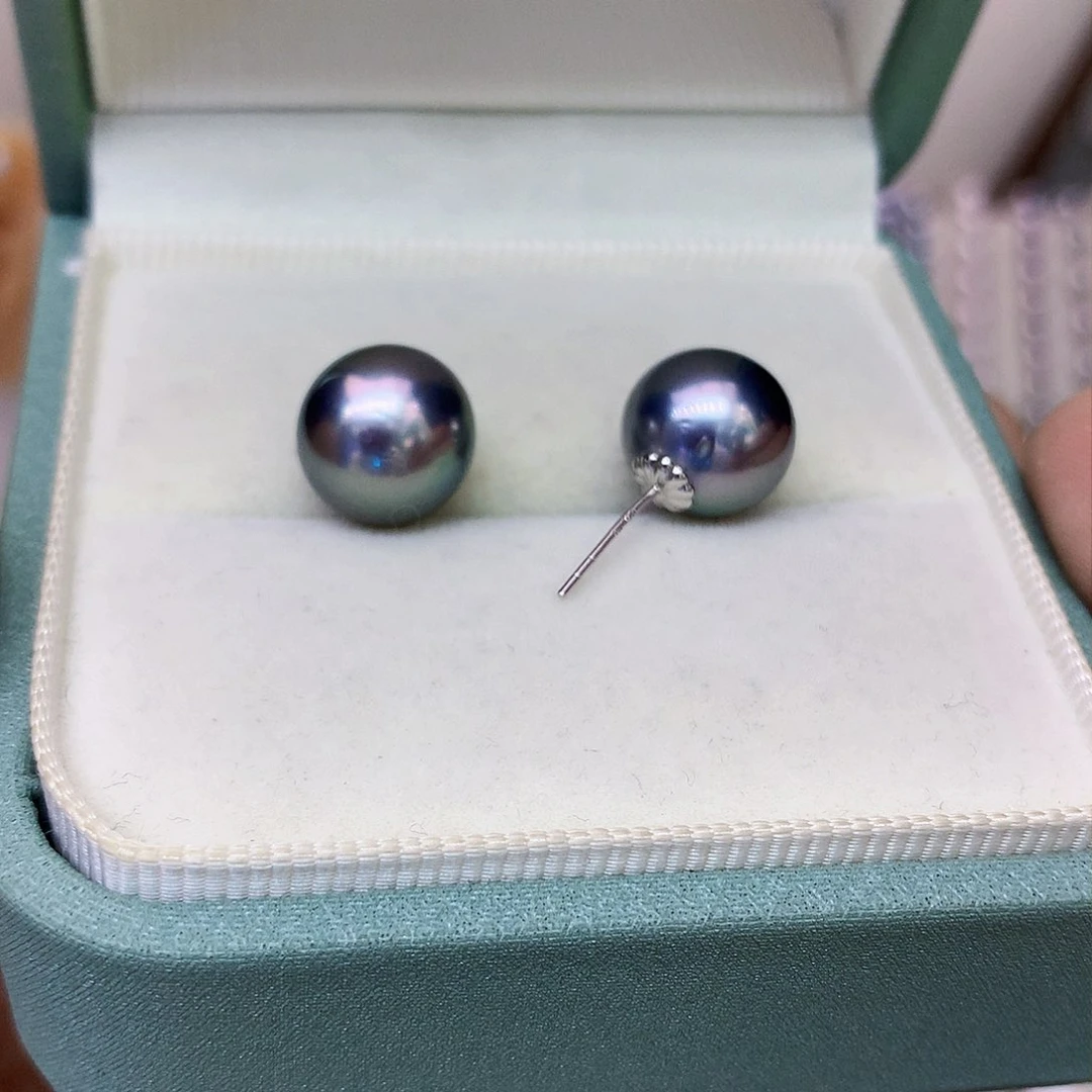 18K金镶嵌海水珍珠耳饰