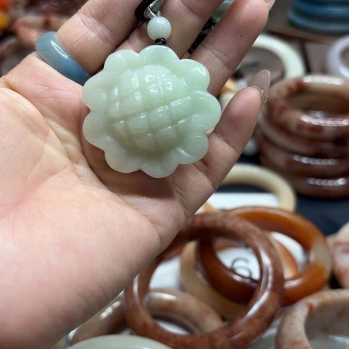 石英岩玉合金颈饰