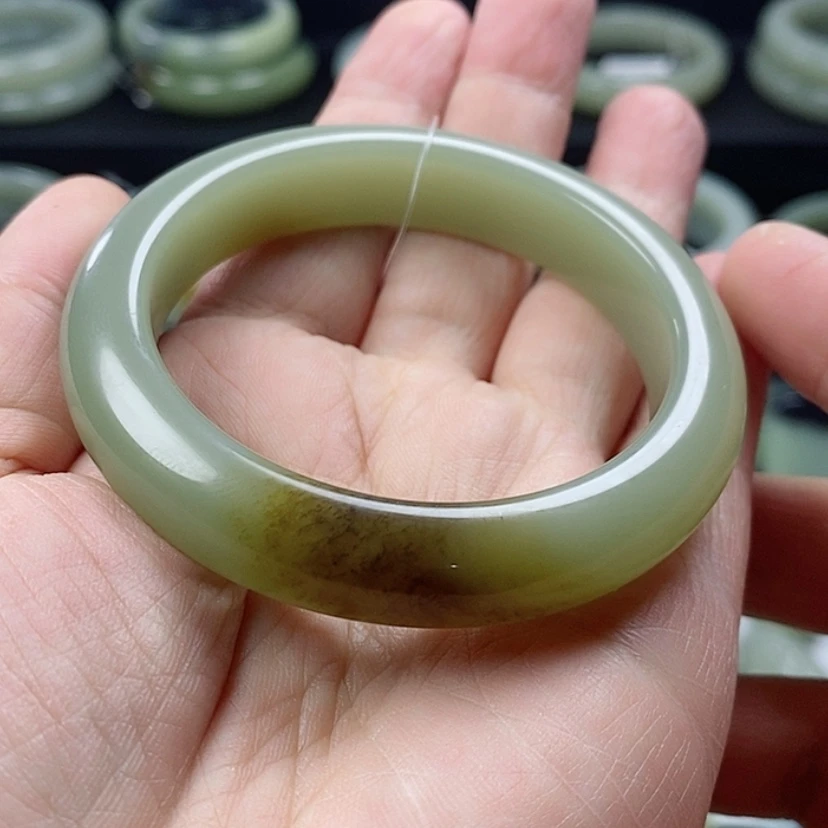 【闪购商品】未镶嵌手镯和田玉