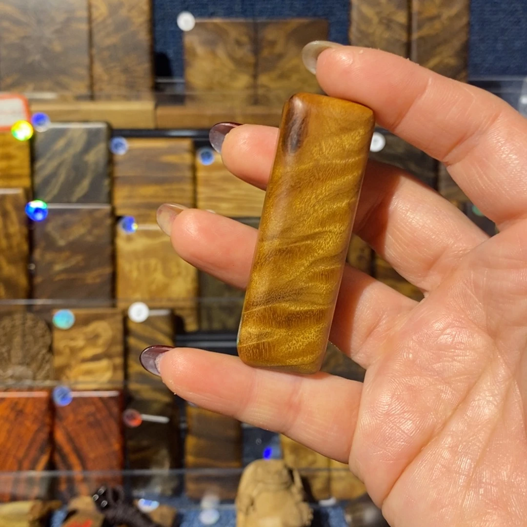 金丝楠把件成****赁金丝楠木小叶桢楠