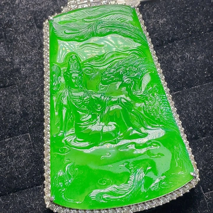 翡翠未镶嵌颈饰保***?50