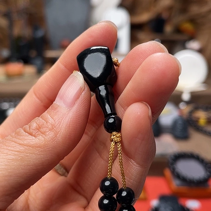 王***君和田玉（墨玉）未镶嵌吊坠(不含链)