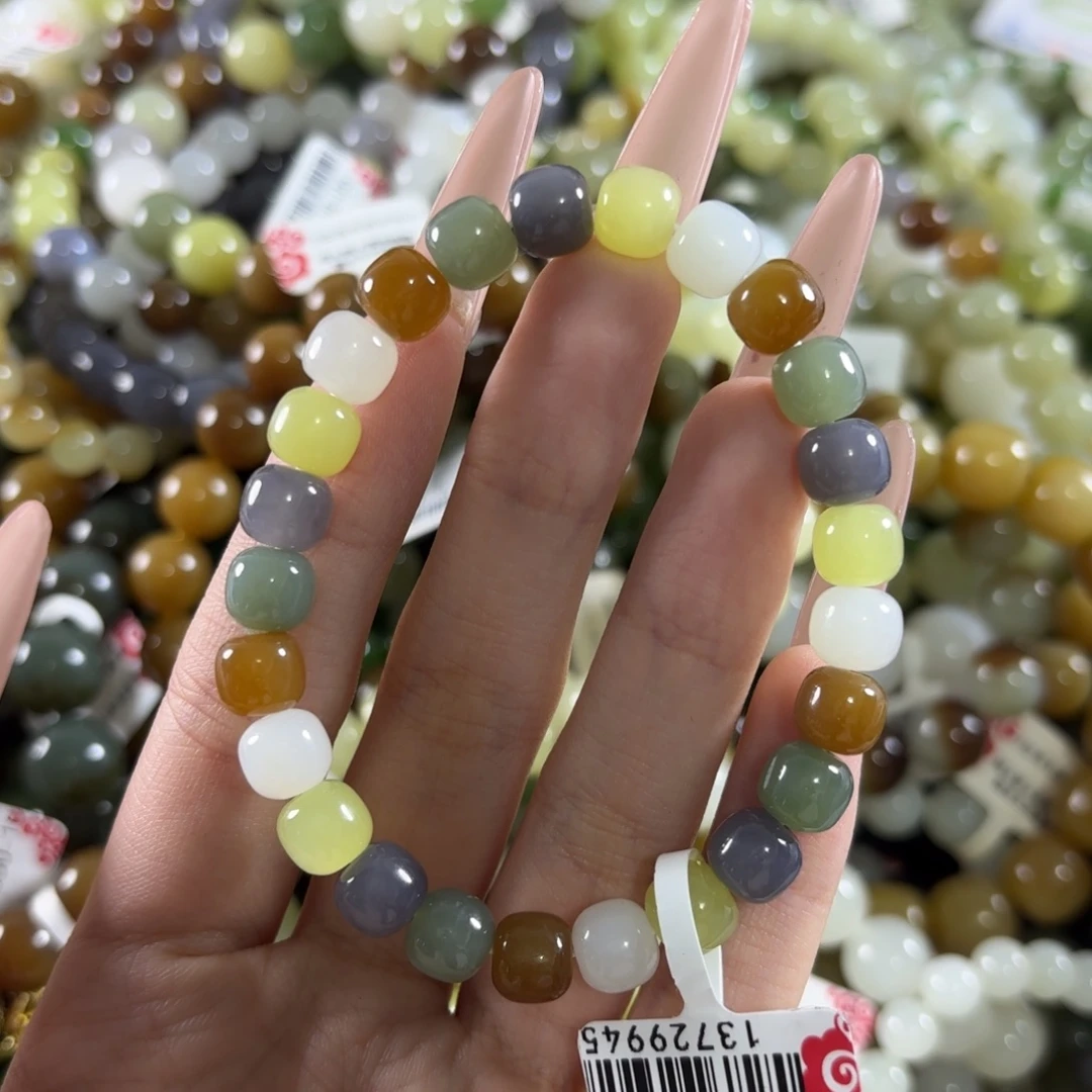 池***萍未镶嵌手链和田玉拍3发1