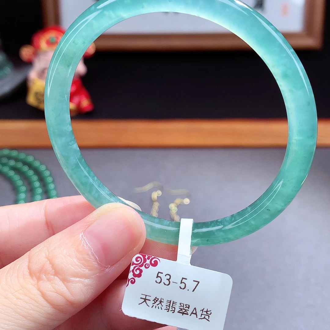 翡翠手镯（圆镯）未镶嵌