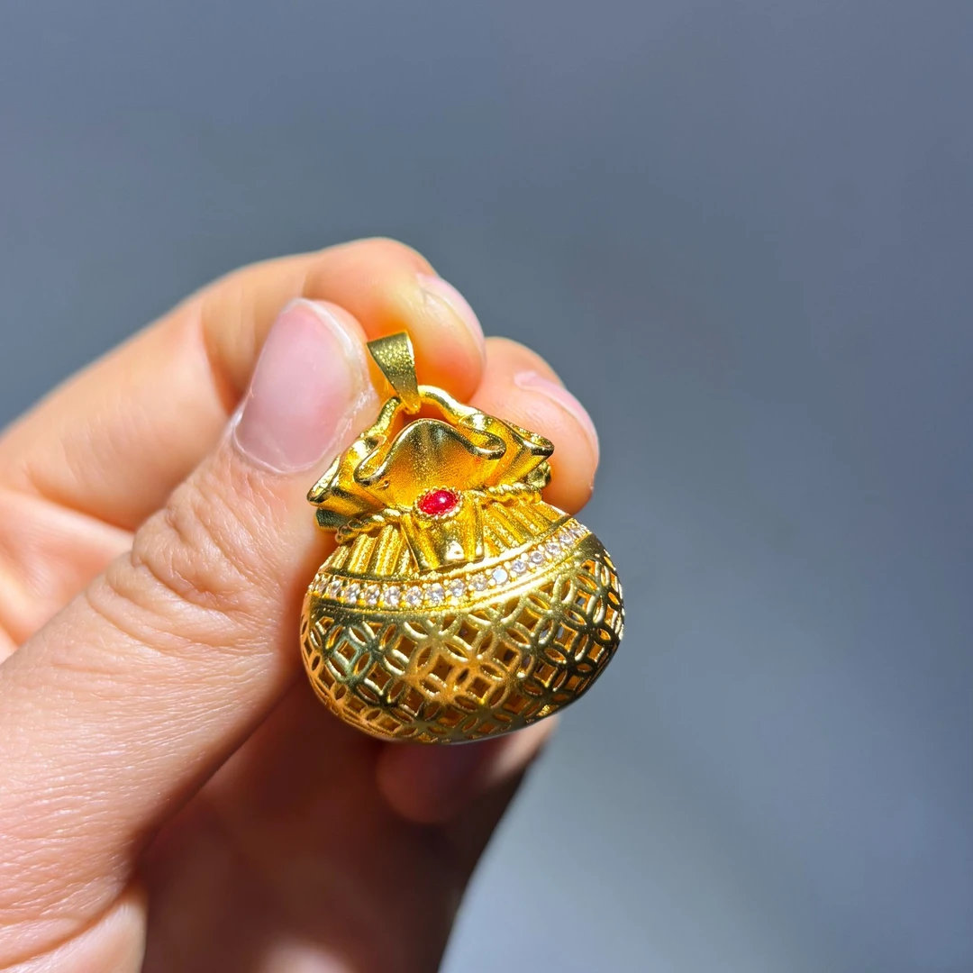 A21-轻奢镂空镶嵌福袋