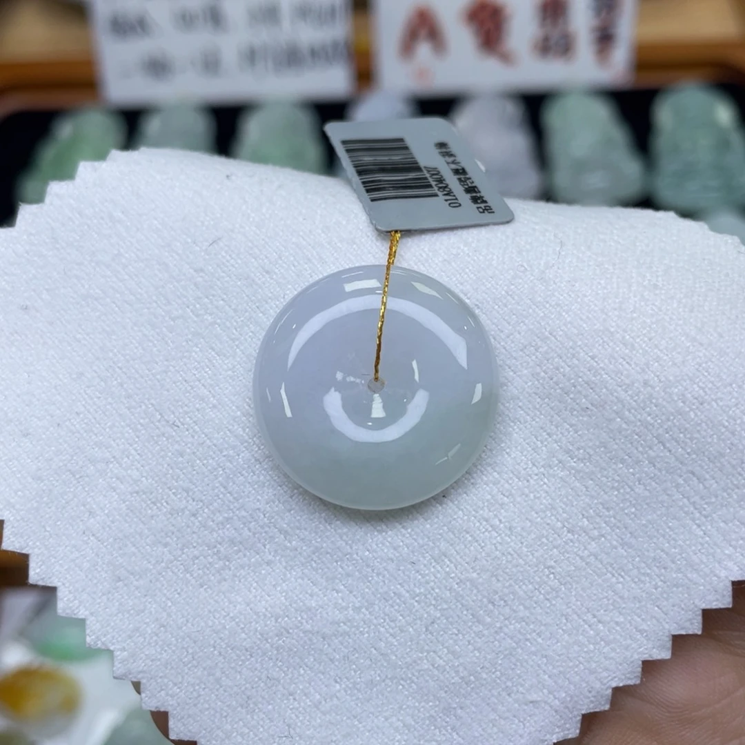 颈饰未镶嵌翡翠平安扣