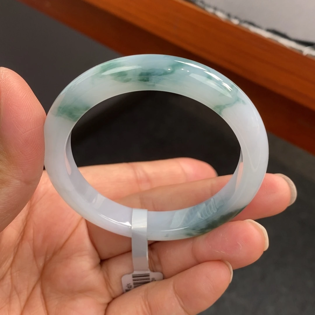 翡翠手镯未镶嵌缅甸翡翠