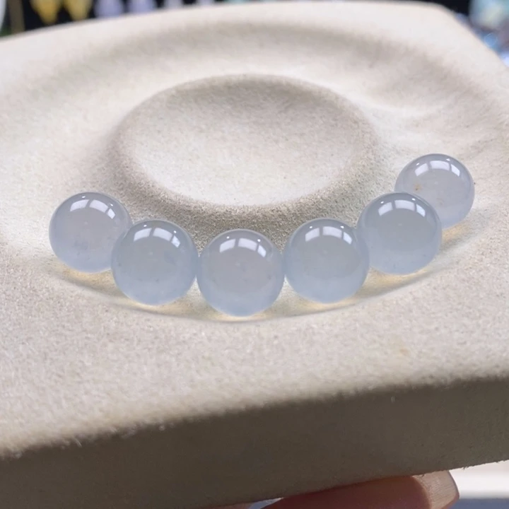 翡翠吊坠(不含链)未镶嵌翡翠冰蓝圆珠随机发一件