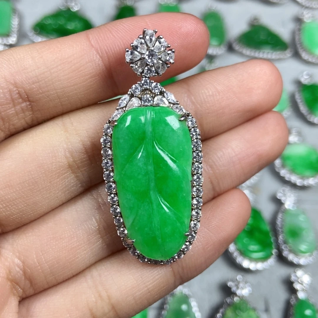 颈饰未镶嵌翡翠叶子