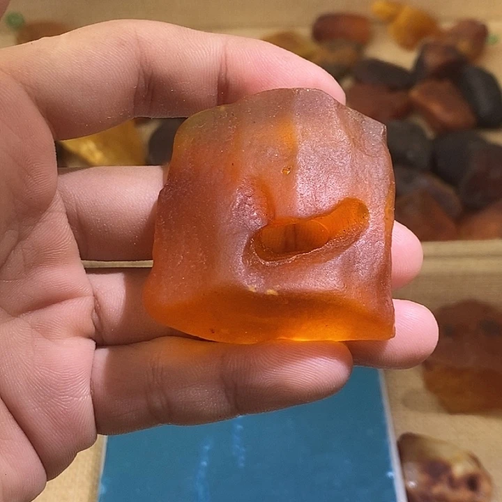 琥珀未镶嵌裸石金珀