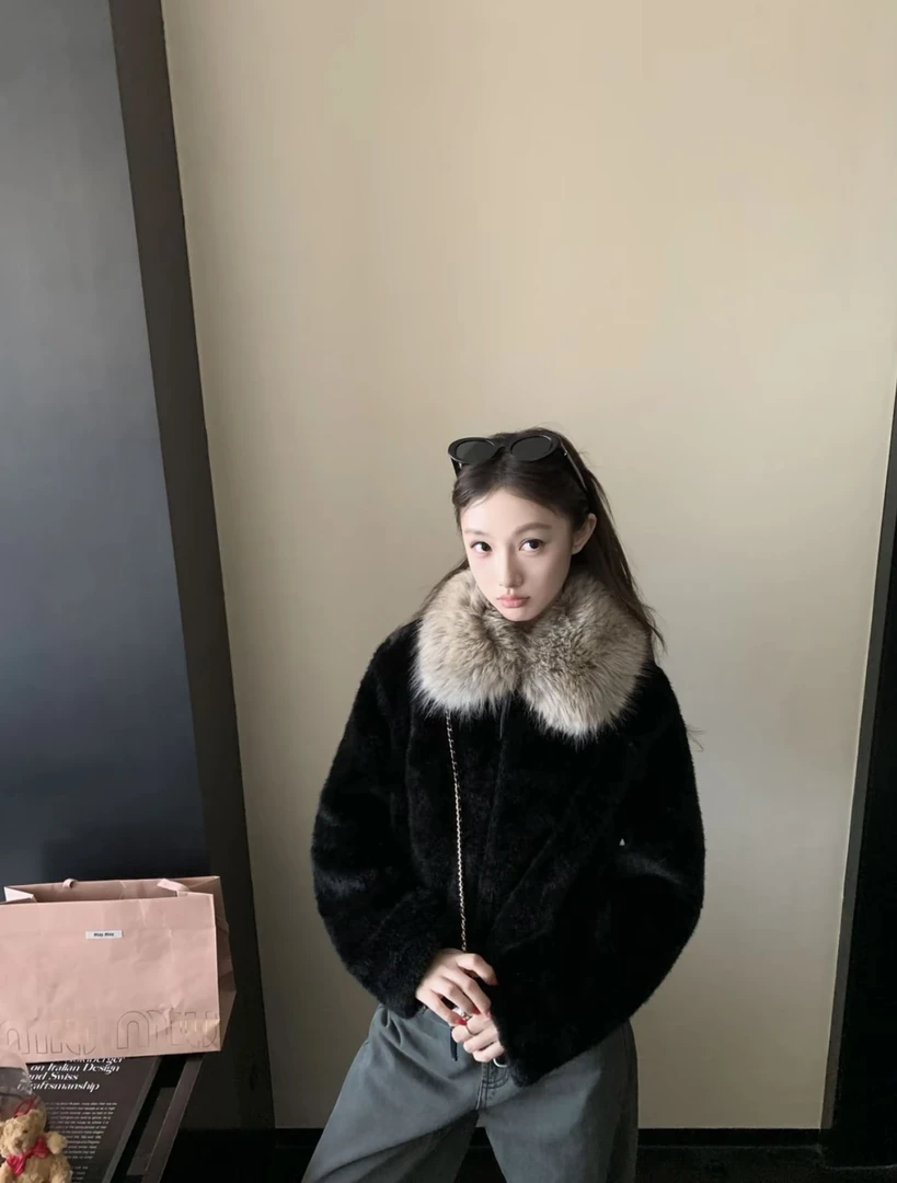 秋冬新款女士女时尚保暖短款气质复古港风短外套领毛绒加厚