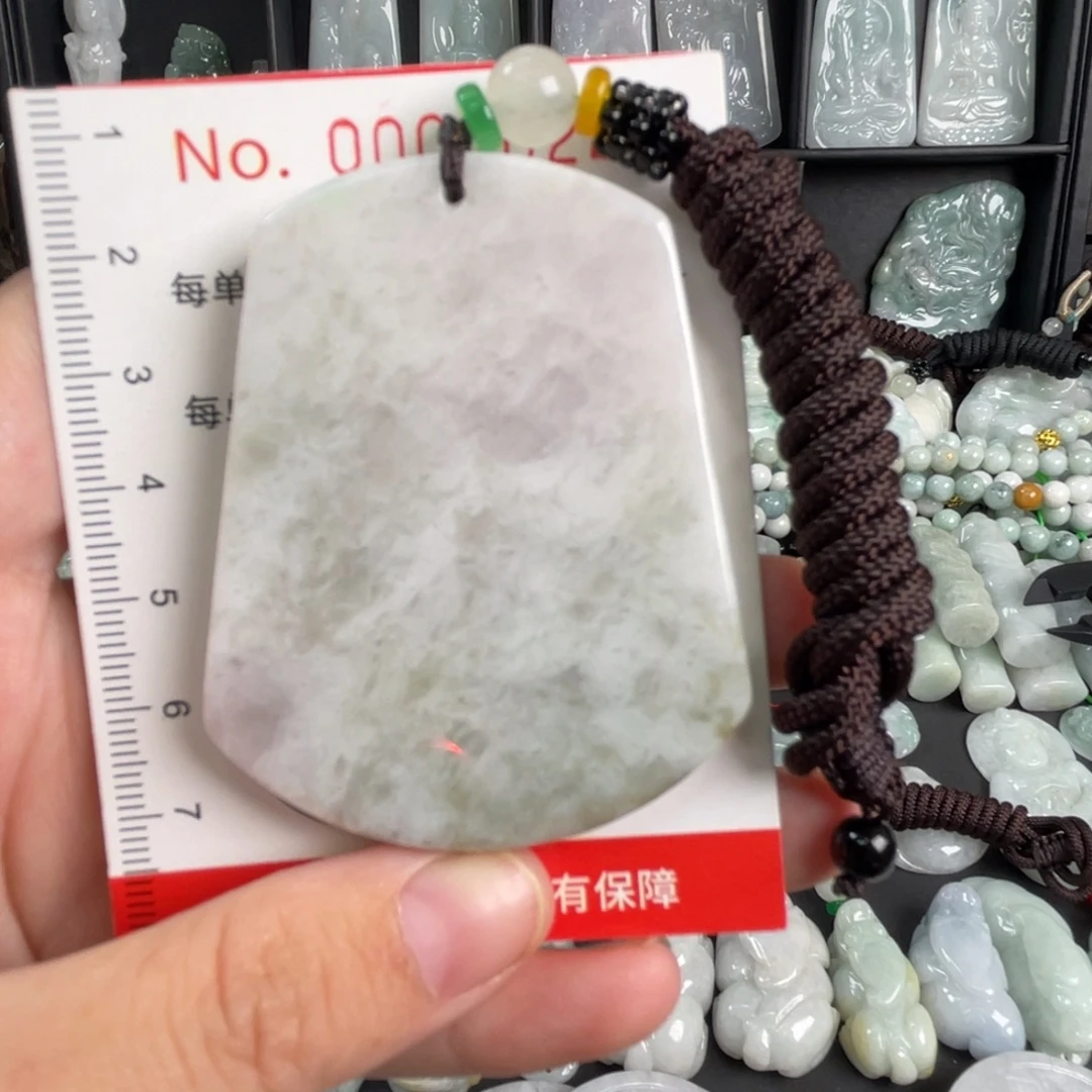 翡翠未镶嵌吊坠(不含链)有纹