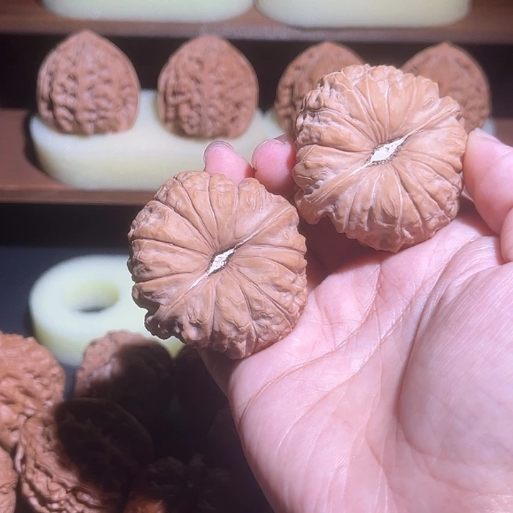 大***能吊坠文玩核桃南瓜凹底头货