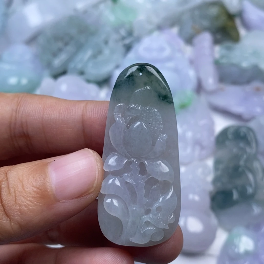 颈饰未镶嵌翡翠燕*飞翡翠