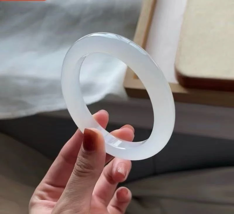 石英质玉手镯未镶嵌：133