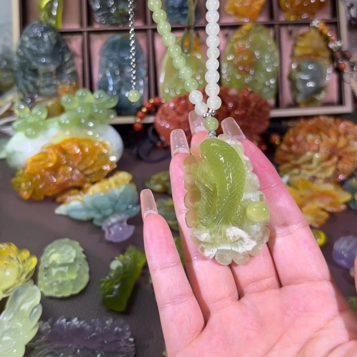 未镶嵌蛇纹石玉颈饰