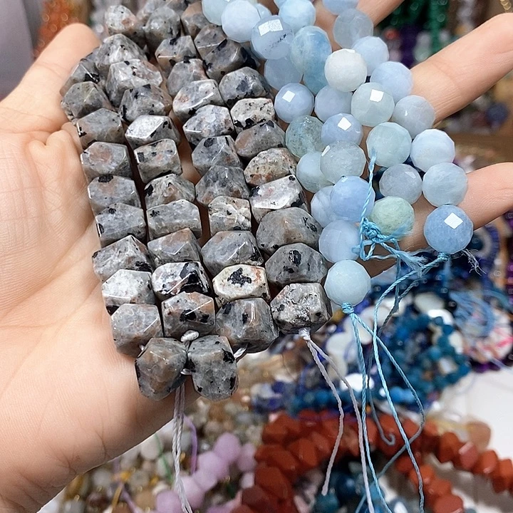 么***哒玛瑙/玉髓未镶嵌珠宝半成品