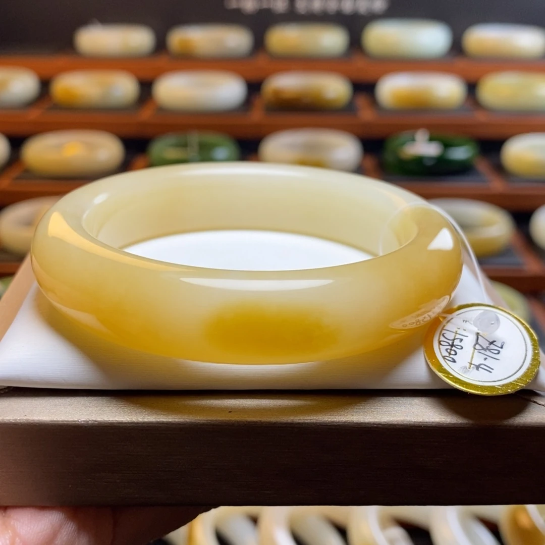 和田玉未镶嵌手镯57圈