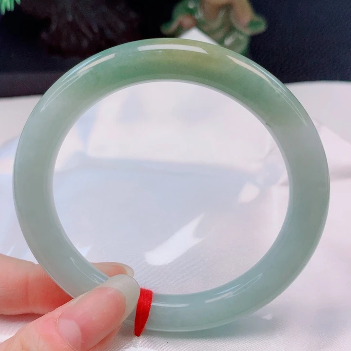 未镶嵌手镯（圆镯）翡翠